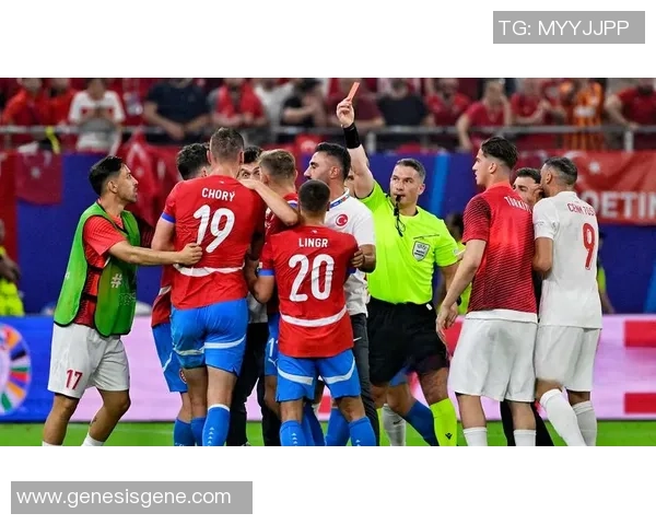 国王杯激战那不勒斯与利物浦平局争议判罚引发全场热议 国王杯激战那不勒斯与利物浦平局争议判罚引发全场热议