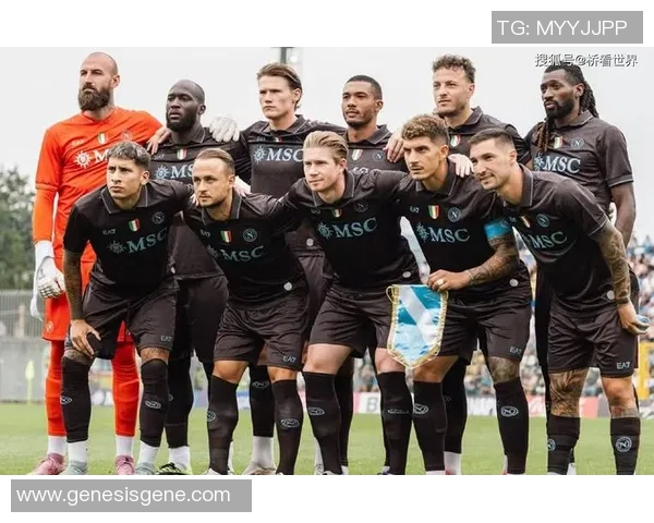 国王杯惊现冷门那不勒斯与曼联鏖战平局引发全场热议 国王杯惊现冷门那不勒斯与曼联鏖战平局引发全场热议