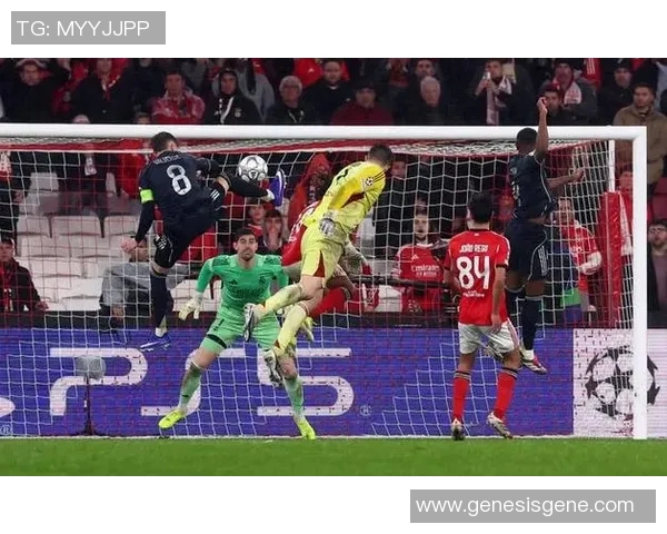 欧联杯惊心动魄之战曼城绝杀本菲卡引发全场狂欢与争议 欧联杯惊心动魄之战曼城绝杀本菲卡引发全场狂欢与争议