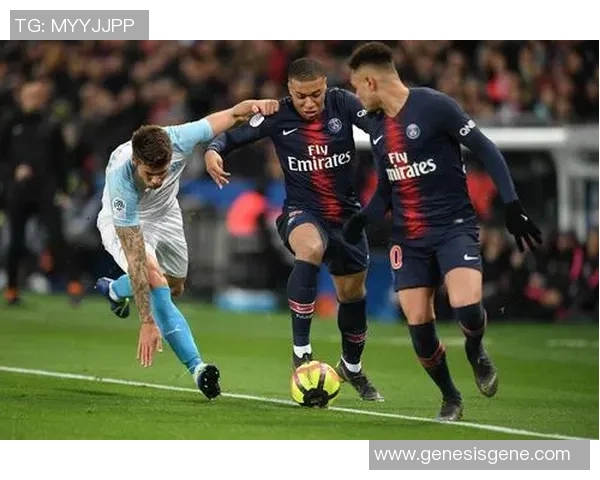 友谊赛巴黎圣日耳曼与AC米兰战平红牌事件引发全场热议