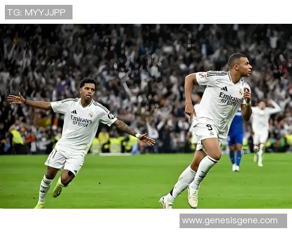 欧冠大战：皇马大胜曼联红牌争议引发全场热议